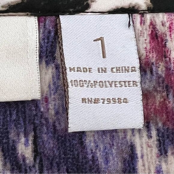 Chicos size one, medium, 3/4 sleeve abstract, animal, print pattern top - Picture 4 of 7